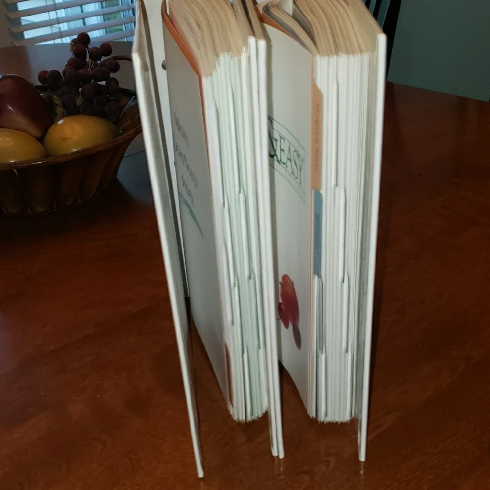 (2 Set) Light & Easy Cooking Collection Binders- Recipes & Menus